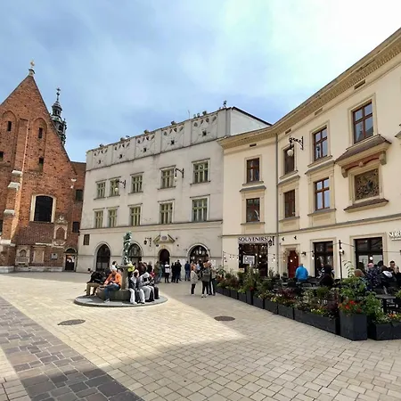 At Saint Mery's Basilica - Heart Of * クラクフ